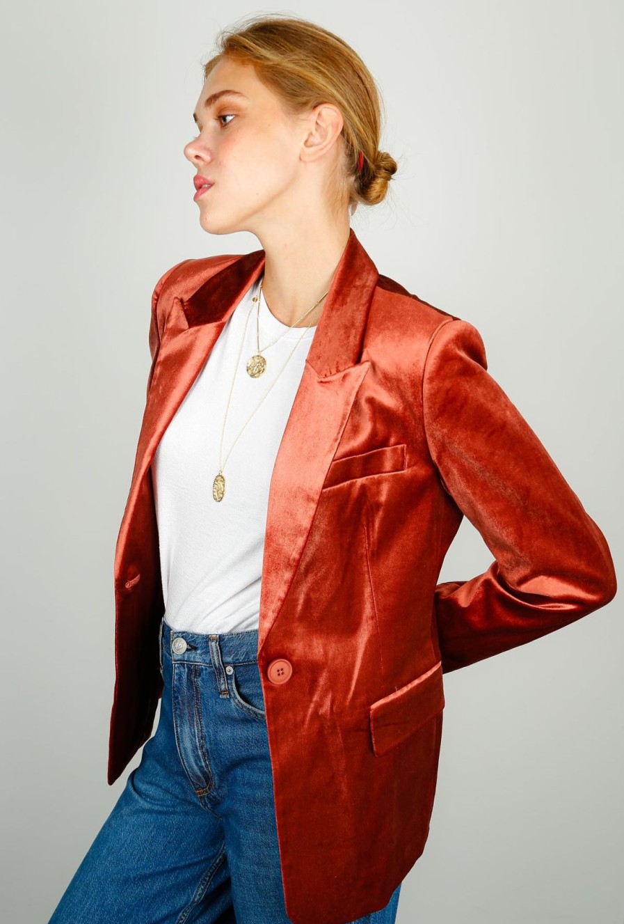 Women Essentiel Antwerp Jackets | Ea Evelvet Fitted Blazer In Bellini